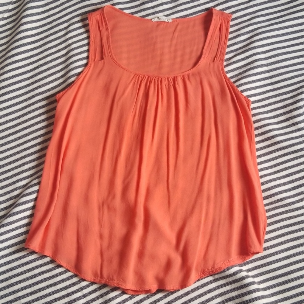 E M Sleeveless Blouse